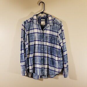 American Eagle Blue and White Flannel Button Down Shirt